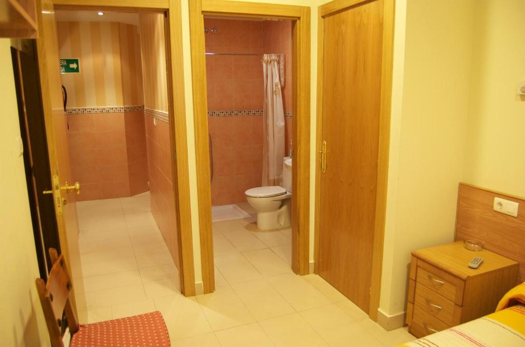 Pension Zorroza 1 Бильбао Номер фото